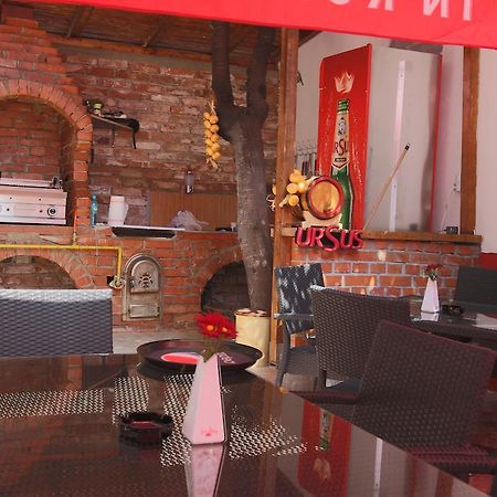La Storia Guest House Пітешть Екстер'єр фото