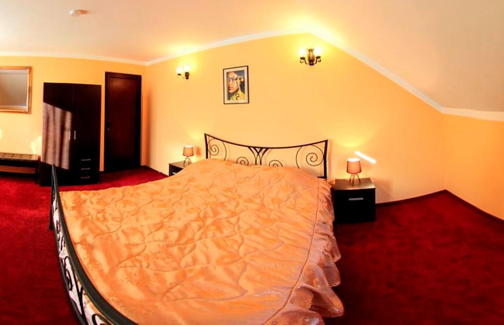 La Storia Guest House Пітешть Екстер'єр фото