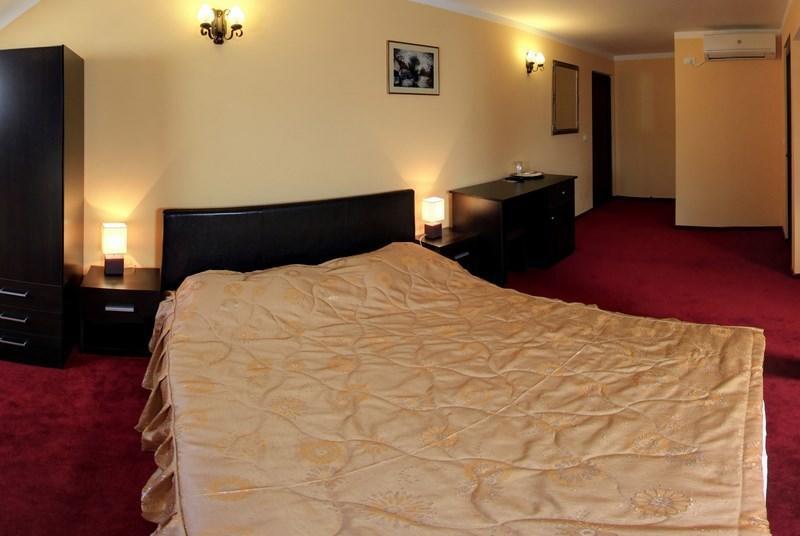 La Storia Guest House Пітешть Екстер'єр фото