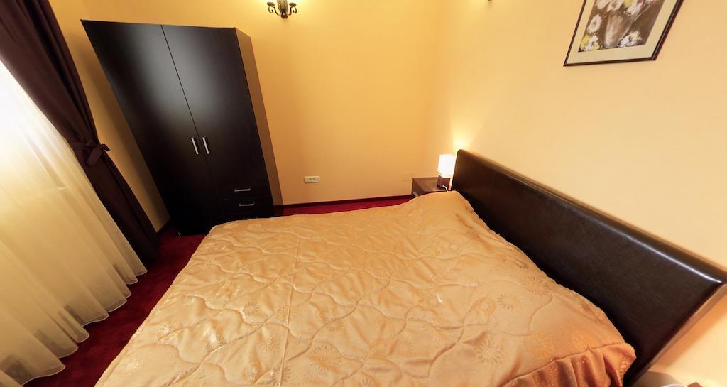 La Storia Guest House Пітешть Екстер'єр фото