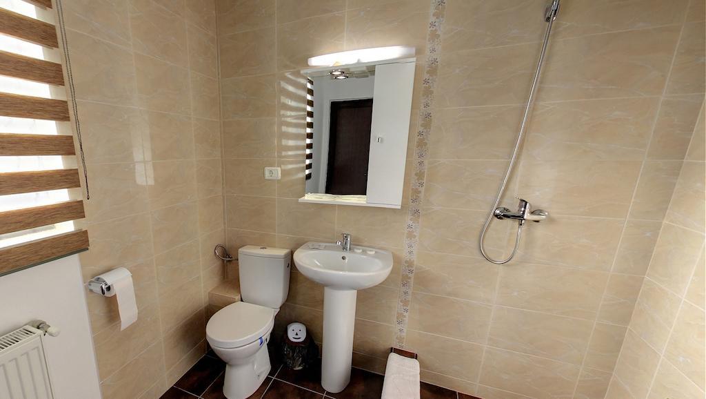 La Storia Guest House Пітешть Номер фото