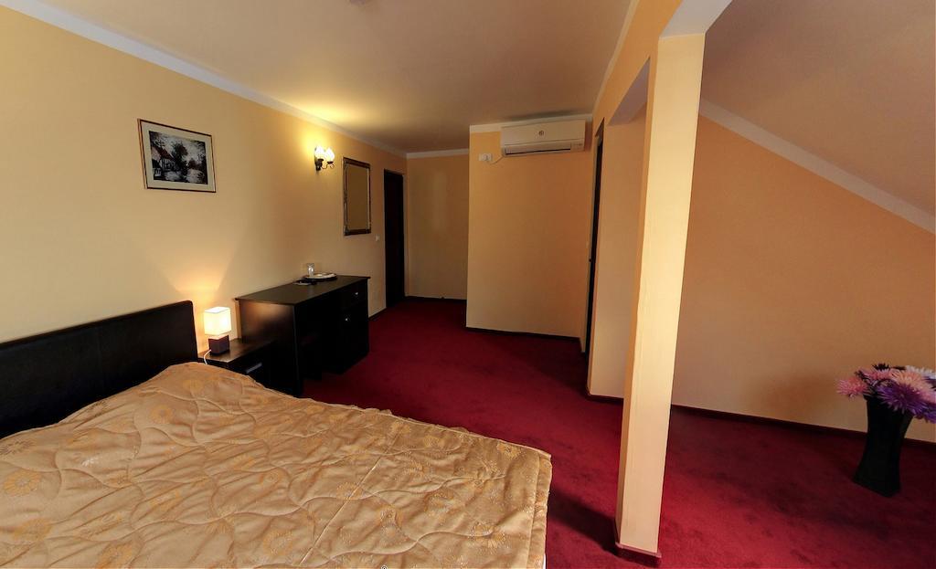 La Storia Guest House Пітешть Екстер'єр фото
