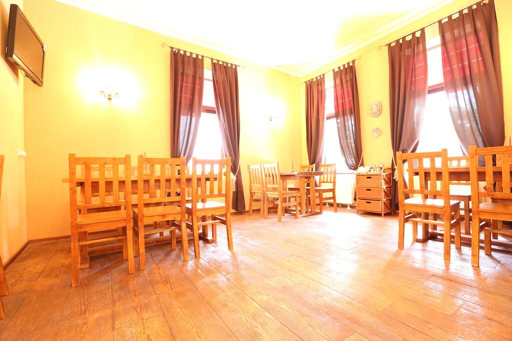 La Storia Guest House Пітешть Екстер'єр фото